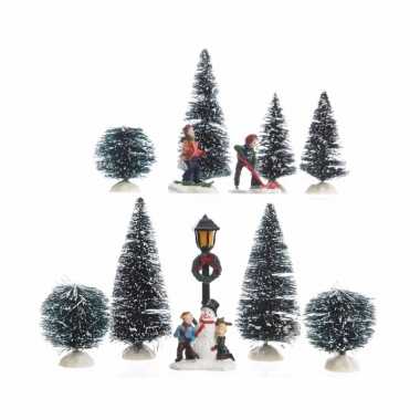 Kerstdorp maken figuurtjes spelende kinderen 26,5 cm type 1