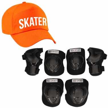 Set van valbescherming voor kinderen maat s / 4 tot 5 jaar met een stoere skater pet oranje