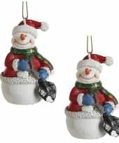 2x kersthangers sneeuwpop beeldjes met blauwe handschoenen 8 cm