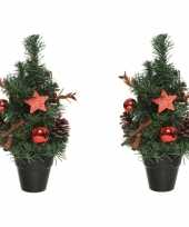 2x stuks mini kunst kerstbomen kunstbomen met rode versiering 30 cm