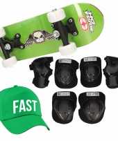 Skateboard set voor kinderen l 9 10 jaar valbescherming fast pet skateboard met print 43 cm groen