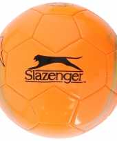 Speelgoed voetbal oranje 21 cm maat 5 voor kinderen volwassenen
